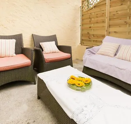 فندق مبيت وإفطار D'hotes Chez Pierrot Et Flo